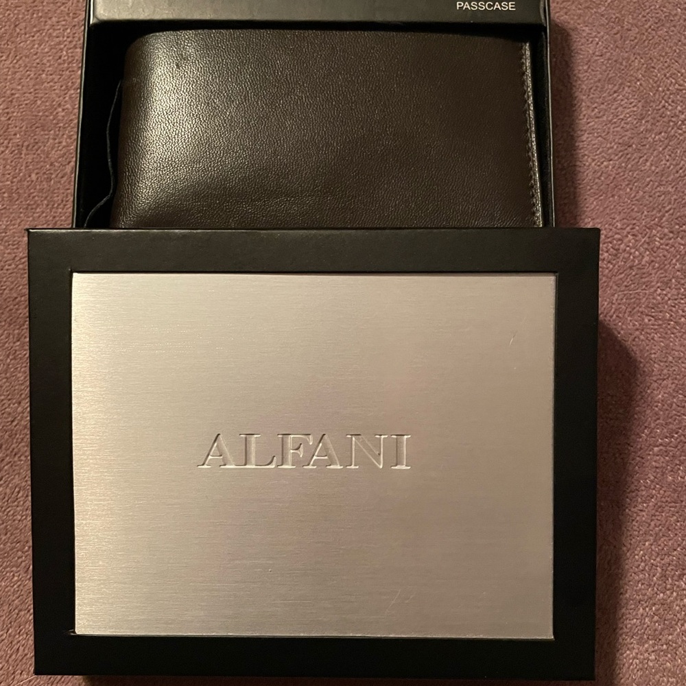 Alfani Brown Leather Passcase Billfold Wallet NIB